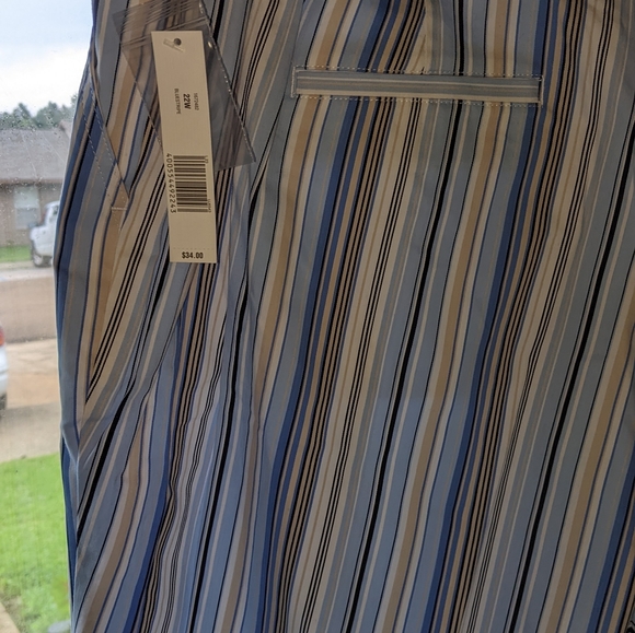 Shorts - Picture 4 of 4